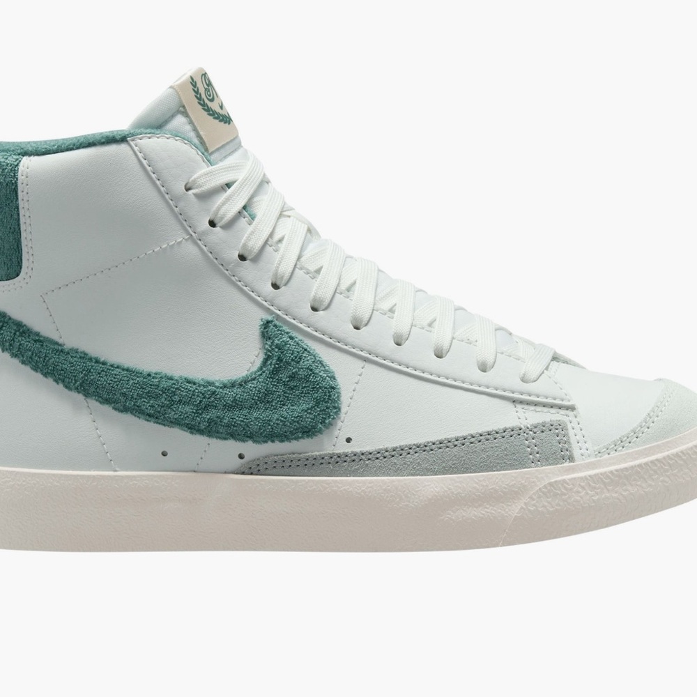 Nike White and Green Sneakers with Textured Swoosh
